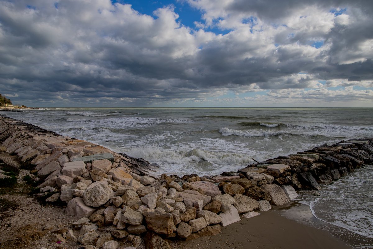 Il vento quando spira direttamente su Roma (magistra mundi) #SiTratta di maestrale. Allora è bello andare a fotografare il mare. Buongiorno #family di #unTemaAlGiorno