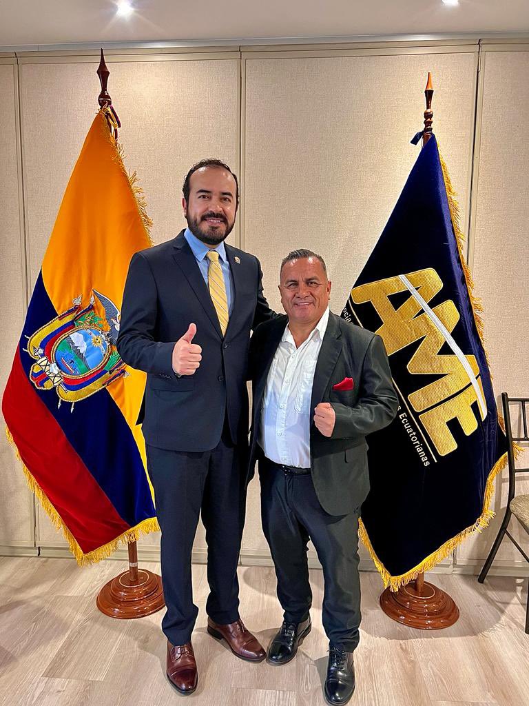 Dios mío! 

Que inmenso dolor perder de esa manera tan cruel a seres humanos de tanta valía.
Mi solidaridad con su familia, amigos y pueblo Ponceño.

Querido José le envío mi último abrazo y éste es hasta el cielo!💔

Hasta siempre mi apreciado amigo.