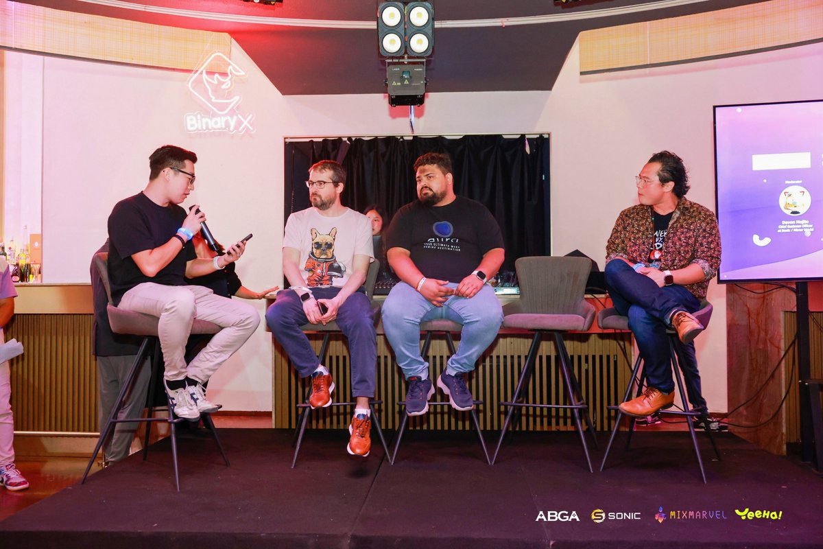 Devon Mojito, CBO at @SonicSVM / @joinmirrorworld moderated the panel 'Catapulting Web3 Gaming: What does Web3 gaming really need to catapult to the next level?' with Rudy S. from @binary_x, Joshua from @SUPRA_Labs, Tom from @BitcoinCats1Cat and Praveen from @aura_commerce.