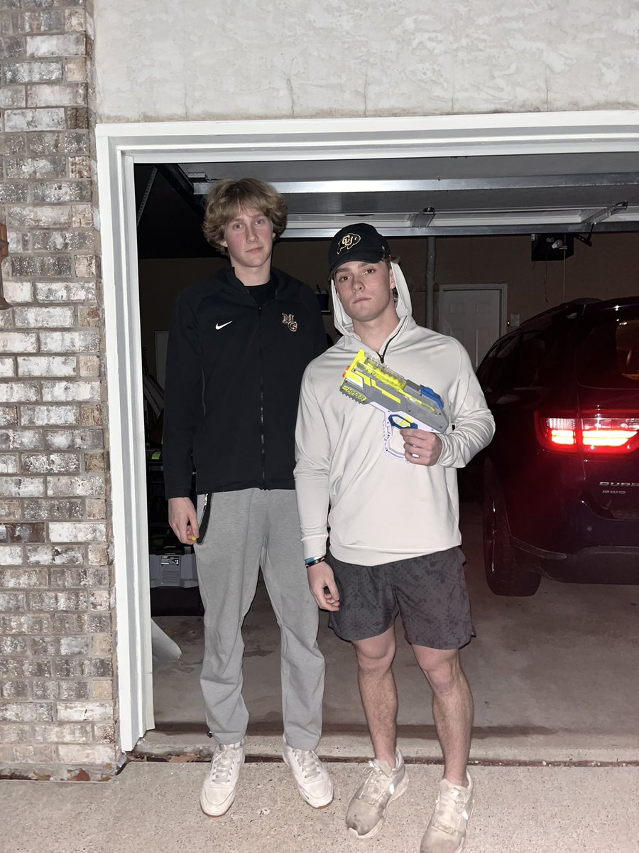 yosephshady's tweet image. @GroveAssassins 4v1 #timetobuzz #chickentender