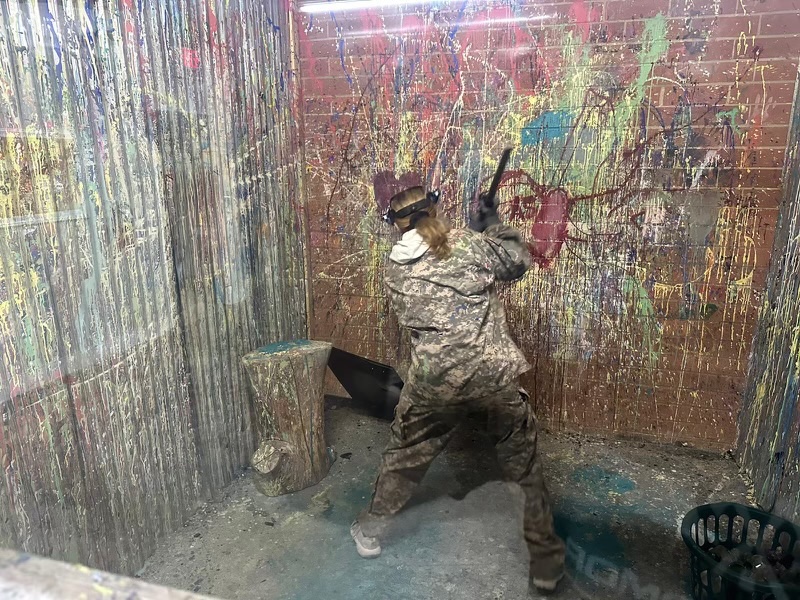 Splatter paint rooms can get real messy up in here!

#axesandarmor #faync #fay #fayettevillenc #springlakenc #raefordnc #ftbragg #fortbragg #ftliberty #fortliberty #axethrowing #pool #poolleague #ladiesnight #kidsnight #axe #northcarolina #fun #summerevents