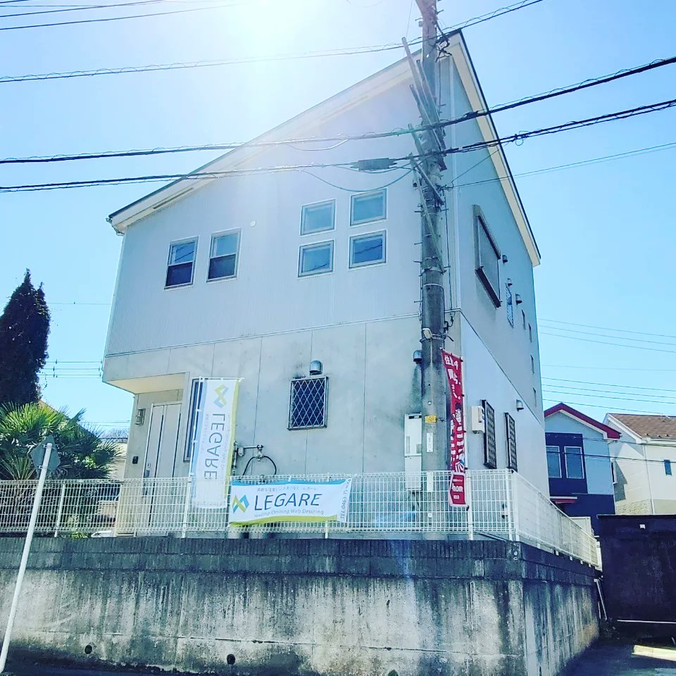 LEGARE_Office's tweet photo. 【貸家】12万円
平塚市土屋
間取り3LDK 
ペット相談可！
駐車場敷地内3台！

ご質問など気に��る事ありましたら、お気軽にご連絡下さい。
TEL　0463-75-8844
営業時間　AM9:30~PM18:00
定休日　毎週水曜日

#平塚 #大磯 #茅ヶ崎 #湘南  #不動産 #貸家 #ペット相談物件
#賃貸戸建 #平塚市土屋 https://t.co/uCtDMOqnBR
