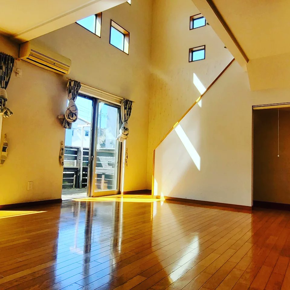 LEGARE_Office's tweet photo. 【貸家】12万円
平塚市土屋
間取り3LDK 
ペット相談可！
駐車場敷地内3台！

ご質問など気に��る事ありましたら、お気軽にご連絡下さい。
TEL　0463-75-8844
営業時間　AM9:30~PM18:00
定休日　毎週水曜日

#平塚 #大磯 #茅ヶ崎 #湘南  #不動産 #貸家 #ペット相談物件
#賃貸戸建 #平塚市土屋 https://t.co/uCtDMOqnBR