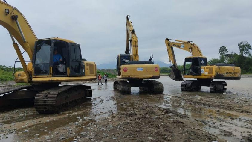 Riego_Guayas's tweet photo. !Continuamos con los trabajos de #Desazolves en la provincia! 

El día de hoy se realizó la socialización del proyecto “DESAZOLVE DEL RÍO CHANCHAN EN EL CANTÓN MARCELINO MARIDUEÑA”, en el recinto La Modelo. 
#SecciónDelRíoChanchan #4.5km #GuayasSeMueveAlCambio #DIRDRA https://t.co/srO20m83kS