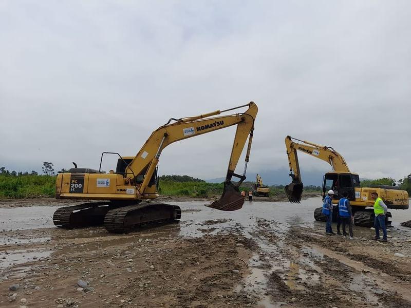Riego_Guayas's tweet photo. !Continuamos con los trabajos de #Desazolves en la provincia! 

El día de hoy se realizó la socialización del proyecto “DESAZOLVE DEL RÍO CHANCHAN EN EL CANTÓN MARCELINO MARIDUEÑA”, en el recinto La Modelo. 
#SecciónDelRíoChanchan #4.5km #GuayasSeMueveAlCambio #DIRDRA https://t.co/srO20m83kS