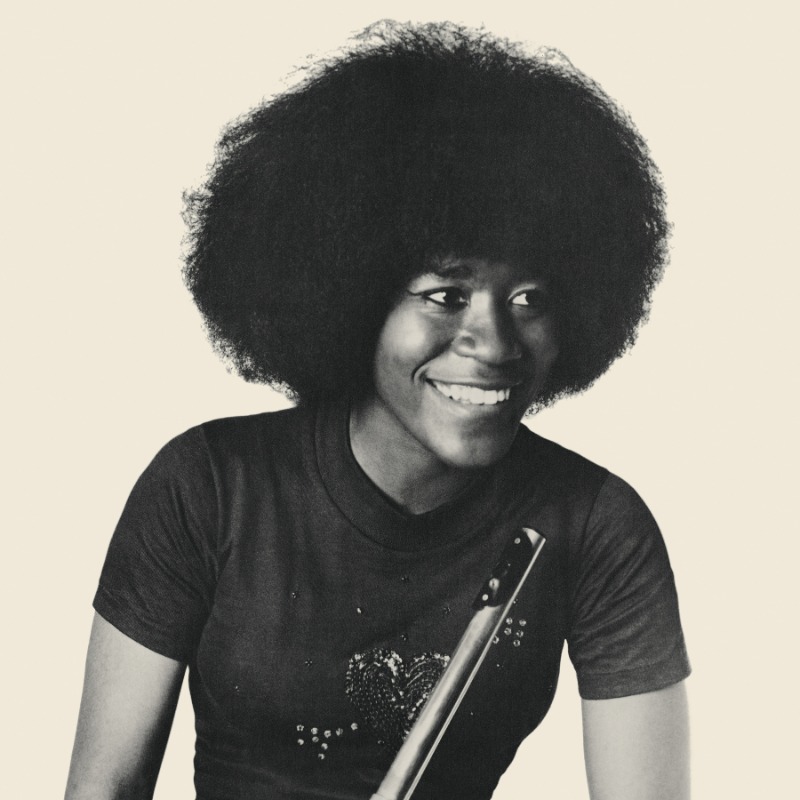 Happy Birthday, Bobbi Humphrey! The flutist debuted on Blue Note in 1971 & released a run of 6 creative & highly enjoyable albums including several collaborations with the visionary producer Larry Mizell such as her breakout album “Blacks and Blues”: bluenote.lnk.to/BobbiHumphrey-…