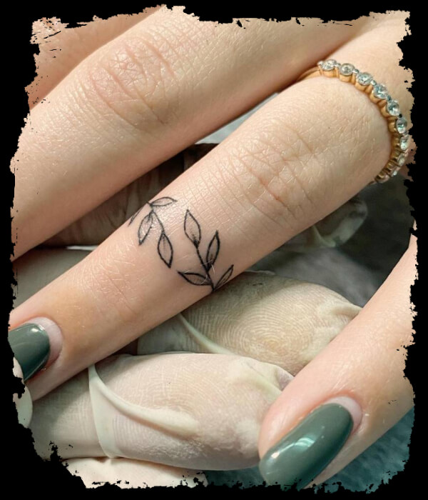 Stunning Vine Ring Tattoo Idea & Design
.
.
rb.gy/vo3c8t
#VineRingTattoos #TattooInspiration #TattooIdeas #InkArt #TattooLovers