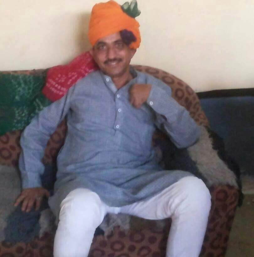AshrafMinister's tweet photo. *रुकावटें सबके रास्ते में होती हैं,*
*कोई थक कर किस्मत को*
*कोसता है....*
*तो कोई किस्मत से लड़कर*
*अपनी तकदीर लिखता है..!* https://t.co/8yuZsECASL