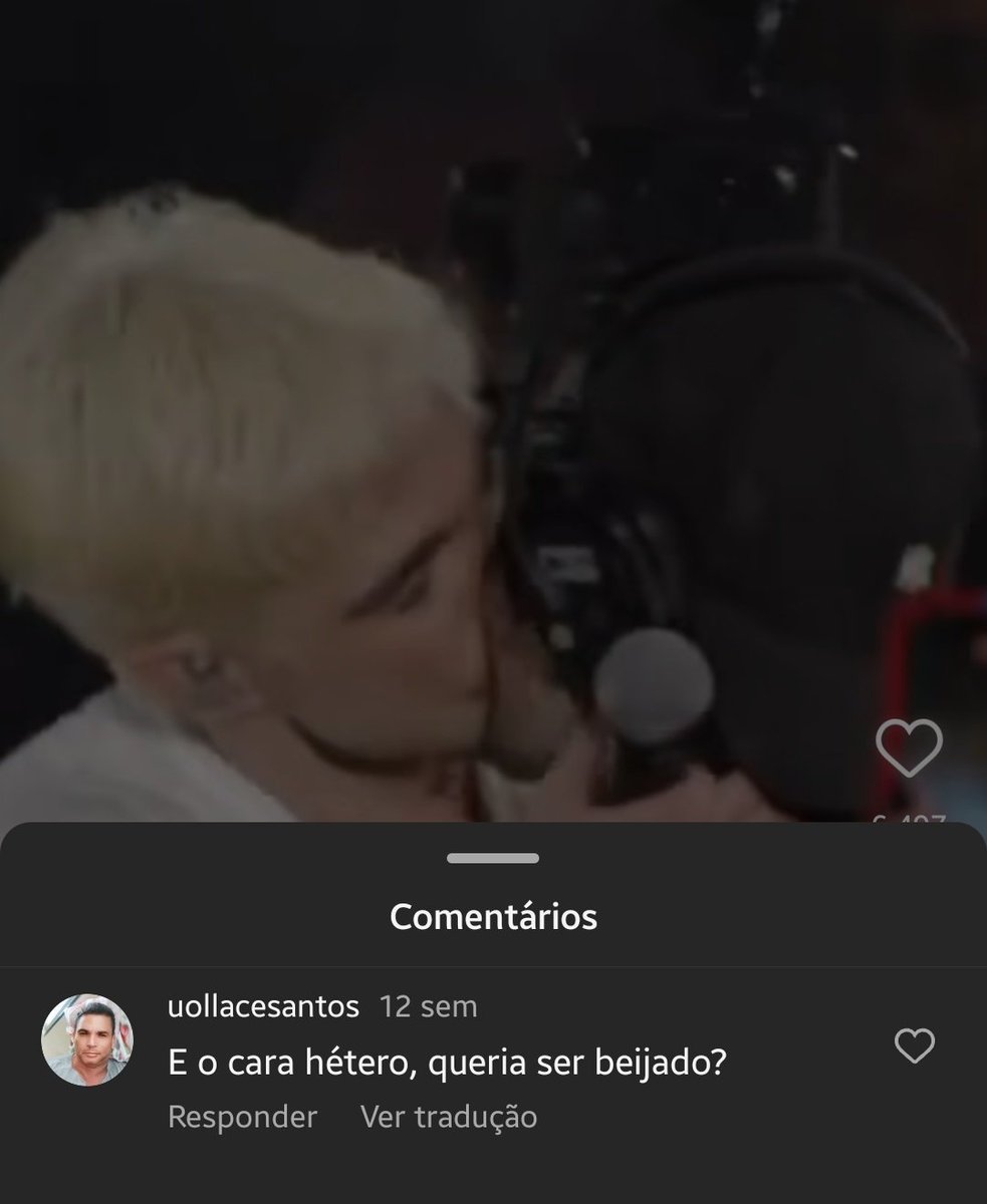 heloromania's tweet photo. E o cara hétero, queria ser beijado? https://t.co/yKdQ00PMgr