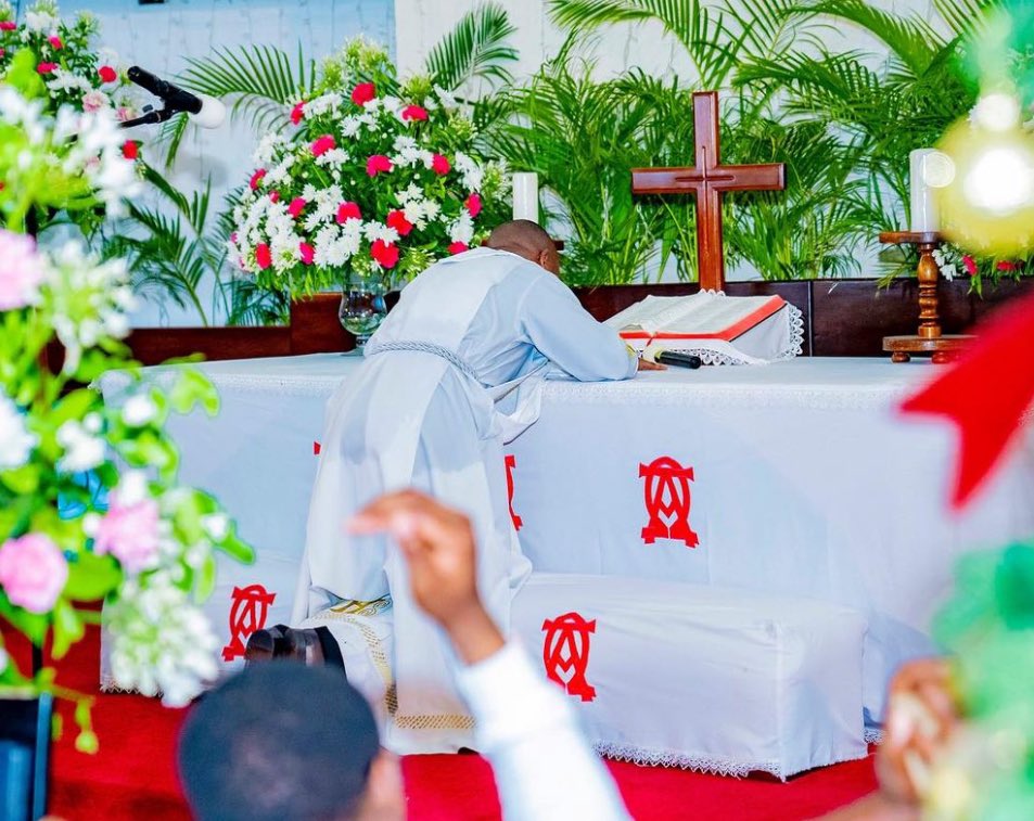 ElionaKimaro's tweet photo. Ukiwa mwenye haki, Kila utendalo litafanikiwa na utazaa matunda yako kwa wakati na wala hautanyauka (Zab 1:3)

Asubuhi ya leo ninakuombea Baraka za Mungu ziambatane nawe, na nguvu zake zikutenge na kila mauti katika maisha yako na kazi za mikono yako.

Akupe kustawi sana. Amen https://t.co/6qPlXAQuzt