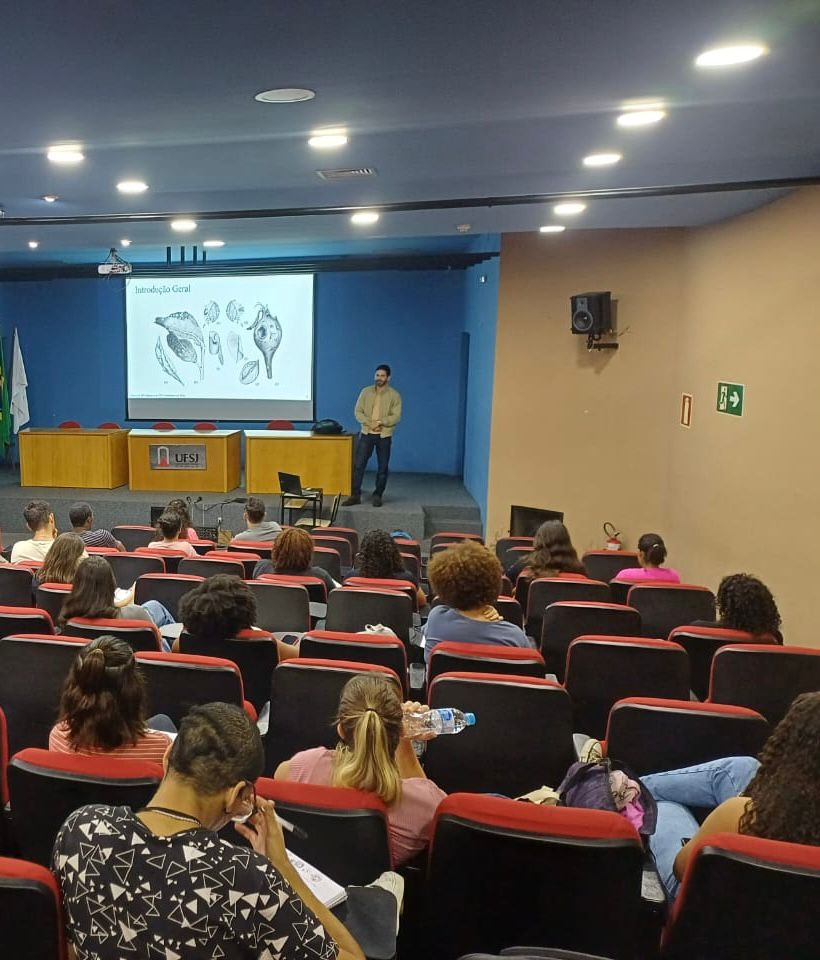 Palestrando sobre o meu doutorado no workshop do Programa de Pós-Graduação em Ecologia (PGE) da UFSJ. Agradeço ao corpo docente pelo convite. Foi bom demais!