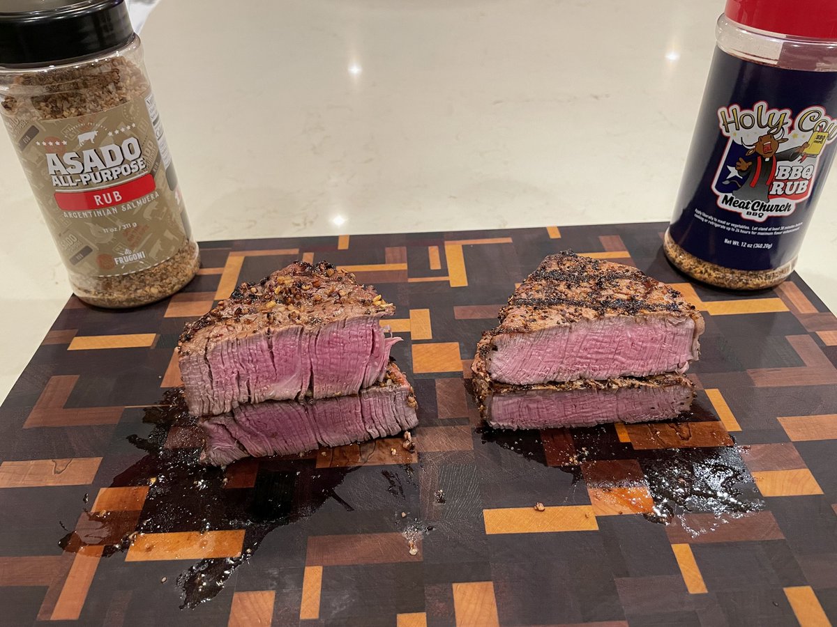 Wednesday night top sirloin challenge: @al_frugoni's Asado All-Purpose Rub vs @MeatChurch Holy Cow BBQ Rub. Who was the winner? Me.