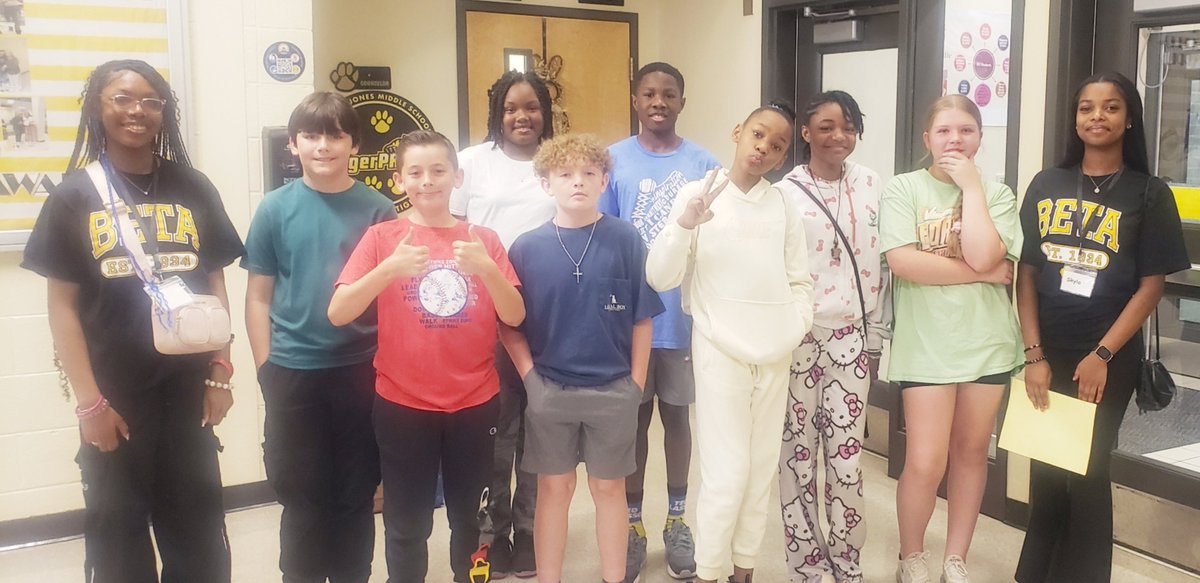 KimCayetano4's tweet photo. Herschel Jones Middle School scholars/staff welcomed Dallas &amp; Northside Elementary 5th graders for a tour and visit.
#HJMS❤DallasElementary
#HJMS❤NorthsideElementary https://t.co/YSCQUVtRxh