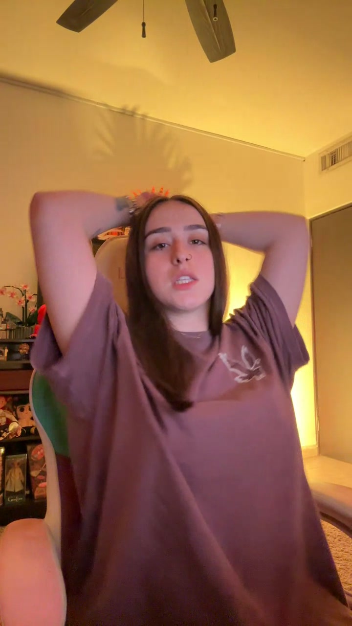 Escarleth Palacios on X: Escarleth Palacios is live now!  t.coltiIlricp2 t.coPhdwnxnGJs  X