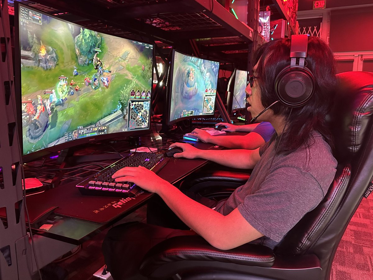 CVCCEsports's tweet image. ⚔️ ⚔️ HISTORY MADE! ⚔️⚔️

Our Red Hawk League of Legends team takes down College of Eastern Idaho 2-1 for its first-ever @neccgames National tournament win!

Thanks again to our partners @MGameandlounge for hosting us! #RedHawkNation