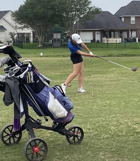 A great day for @NavasotaISD freshman student athlete Natalie Nobles. Fired a 3 under par 68 in round 1 of the region 4 golf tournament. She is in 2nd place just 2 shots behind the leader.