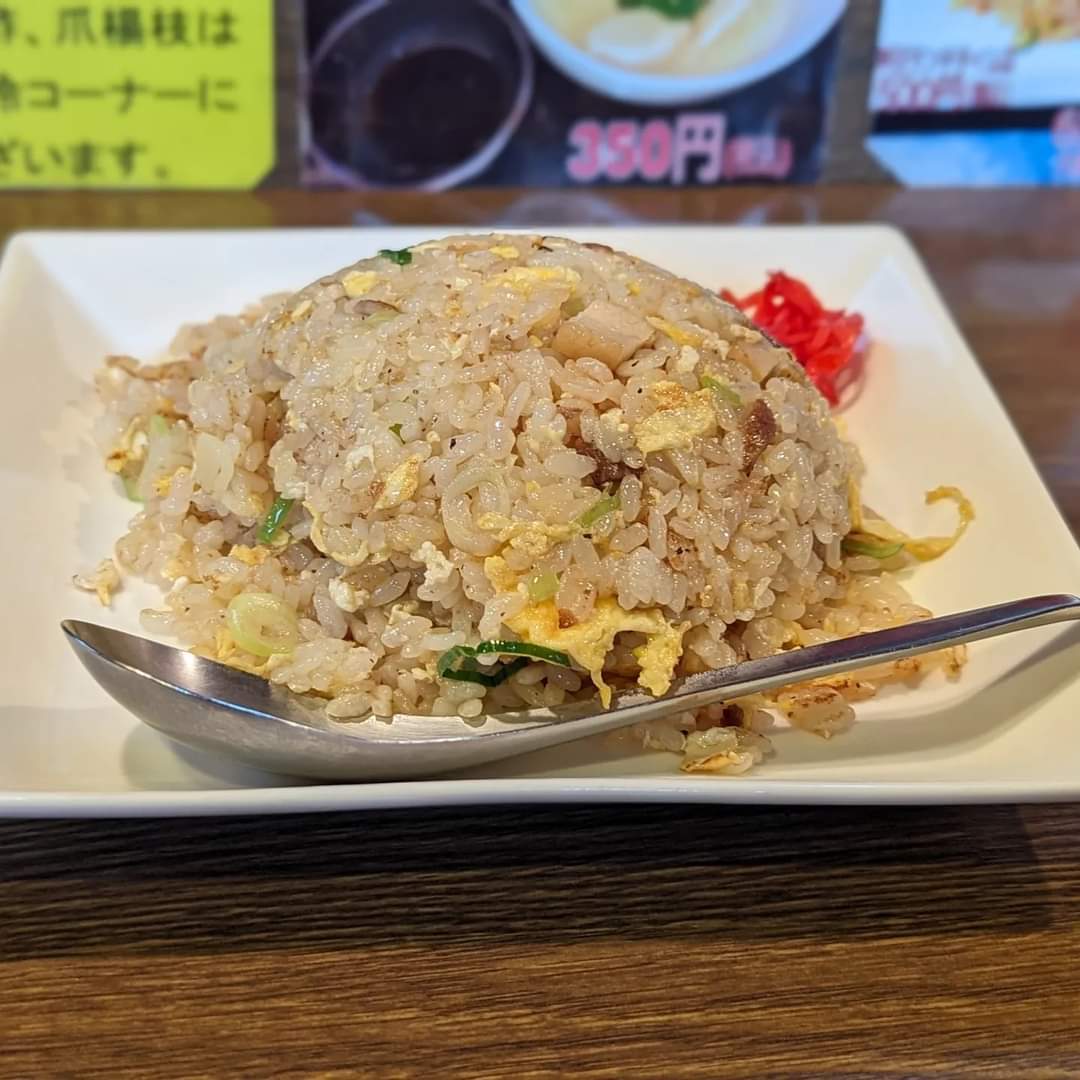 kazkato1969's tweet photo. 実家で仏壇仕舞いをしたあとに
若頭のところへ
極濃豚そばと炒飯
やっぱり美味いなぁ👍😋
#ぎんや中川店 #中華そば #拉麺 #らぁ麺 #ramen #ramenn https://t.co/1JMOqzrxN4