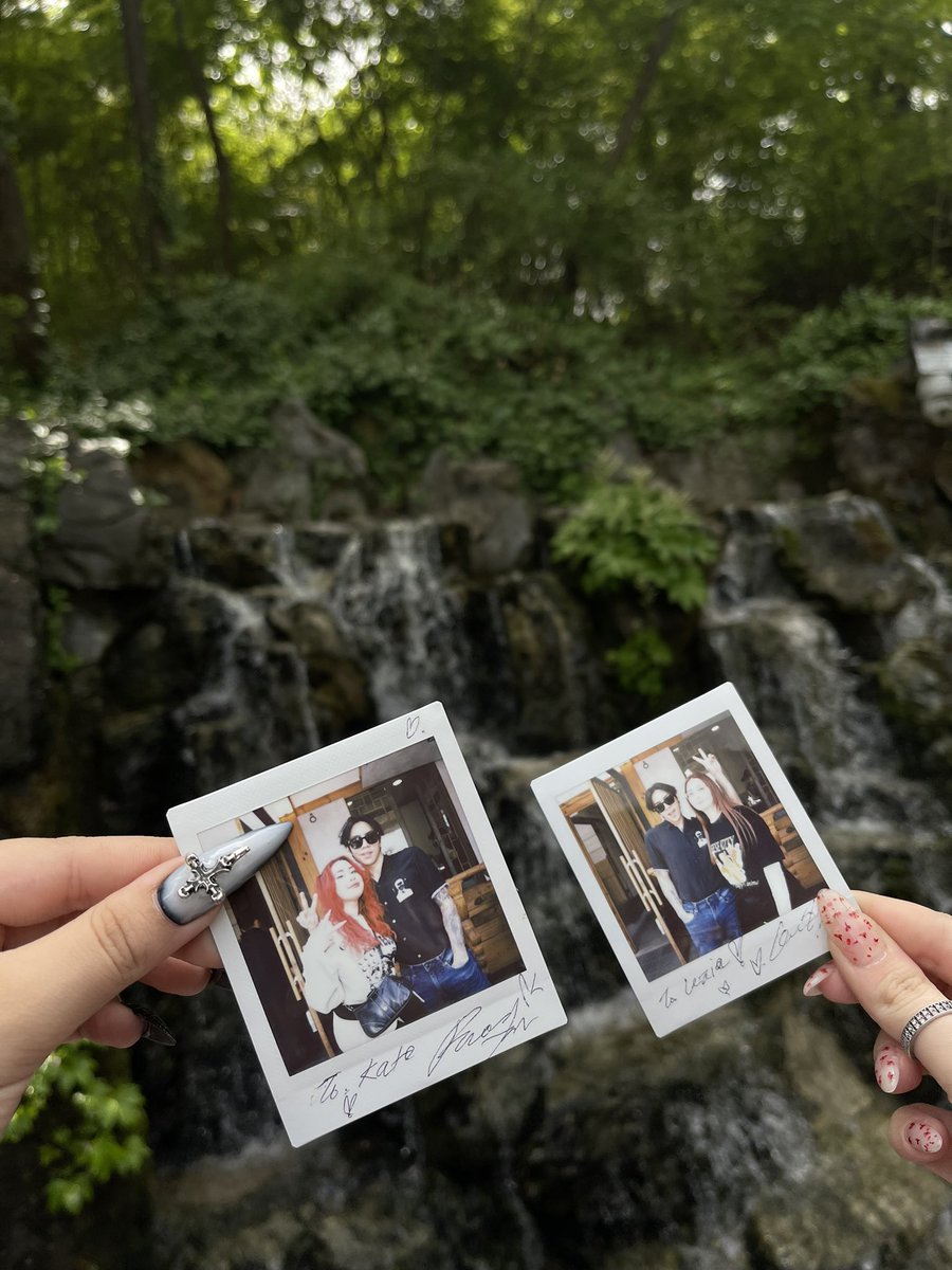 Caitlin__cliff's tweet photo. Best day in my life with @DPRIAN_ #DPRIAN #dpr 

I still can’t believe that on my first trip to Korea I accidentally met the love of my life. thank you for such kind words you said to me. Love you❤️‍🩹❤️‍🩹❤️‍🩹 https://t.co/uir4KVPt2b