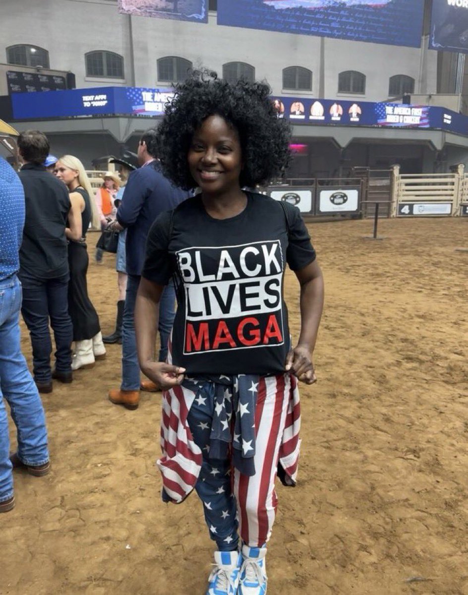 TONYxTWO's tweet photo. Trump just posted this picture on Truth Social 🔥

How many people do you think will get triggered? https://t.co/2g0WGaR1LJ