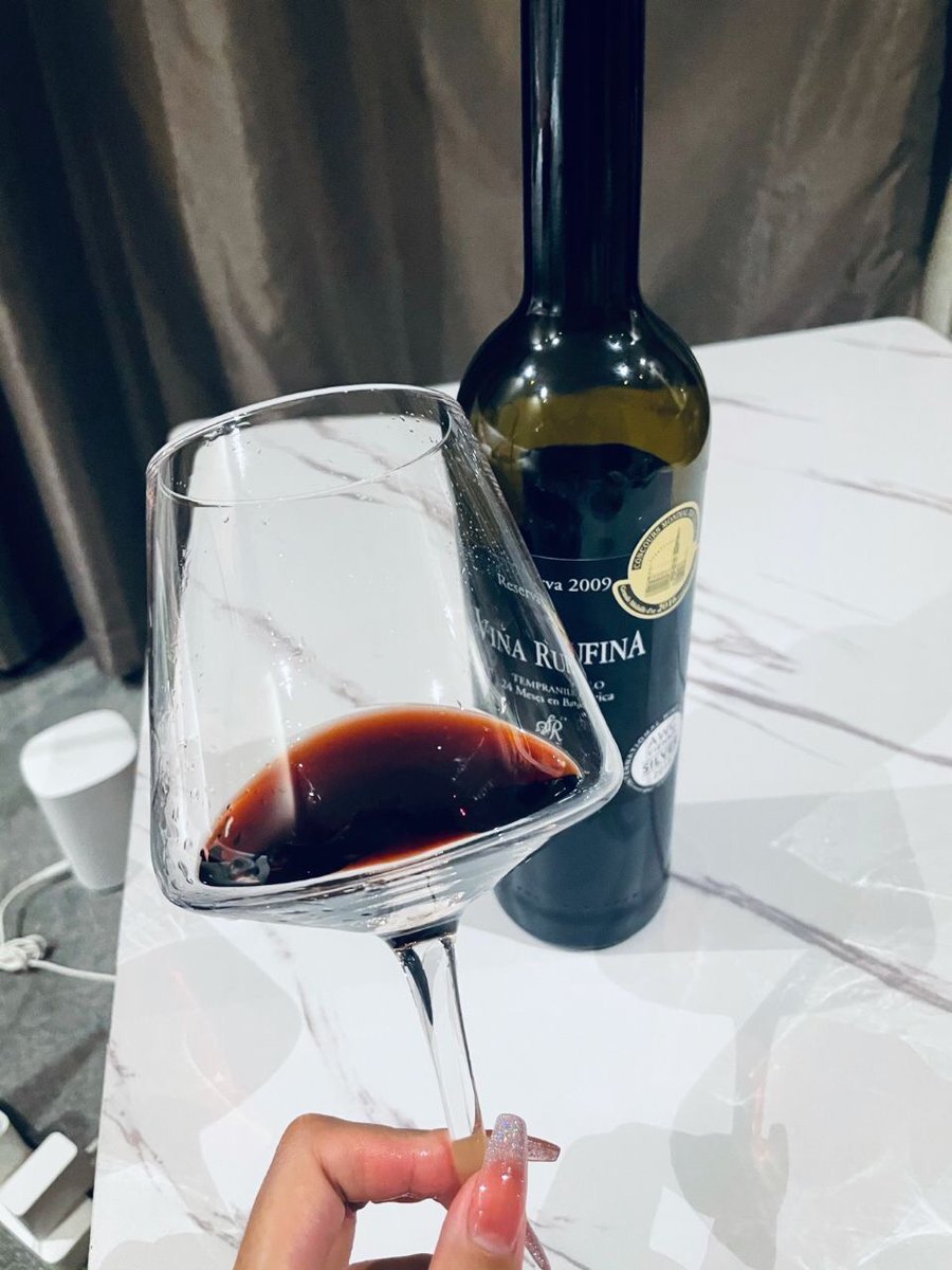 shenlisas's tweet photo. "Just took a sip of Rufina 2009. The flavors are so well-balanced, I can taste the cherry and spice notes perfectly. #RedWine #Rufina2009🍷😋 https://t.co/JrapfCFPde