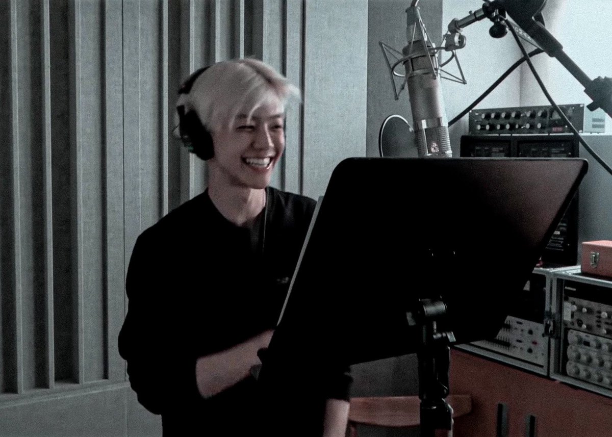 thereisjaemin's tweet photo. 🎙️🎧 https://t.co/Roa8IBIKYo