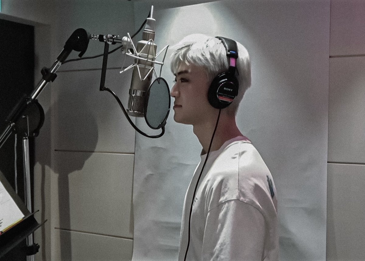 thereisjaemin's tweet photo. 🎙️🎧 https://t.co/Roa8IBIKYo