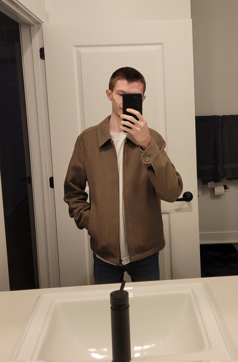 Sup4hMan's tweet photo. It's been almost 2 months on my own and at my new job. Crazy to think things can get even better from here https://t.co/JPfvCCC0Z2