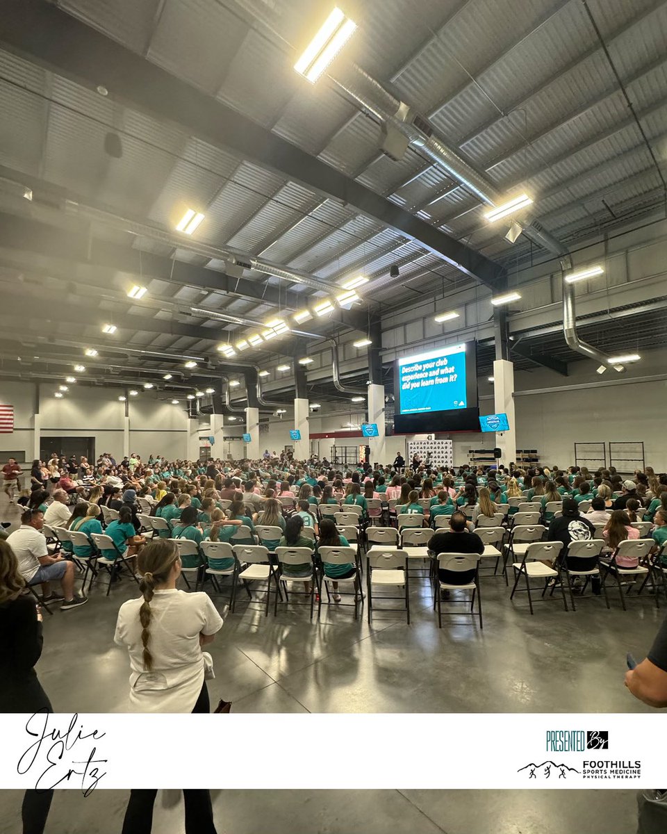 AZArsenalSC's tweet photo. Thank you @julieertz for coming out to AZ Athletic Grounds and sharing your story with our players 🗣️⚽️ 

A @USWNT World Cup winner 🏆 and a true legend in our sport ‼️

@SCUWomensSoccer @ECNLgirls @girlssoccernet @ImCollegeSoccer 

#bleedTEAL https://t.co/3Js1tE8124