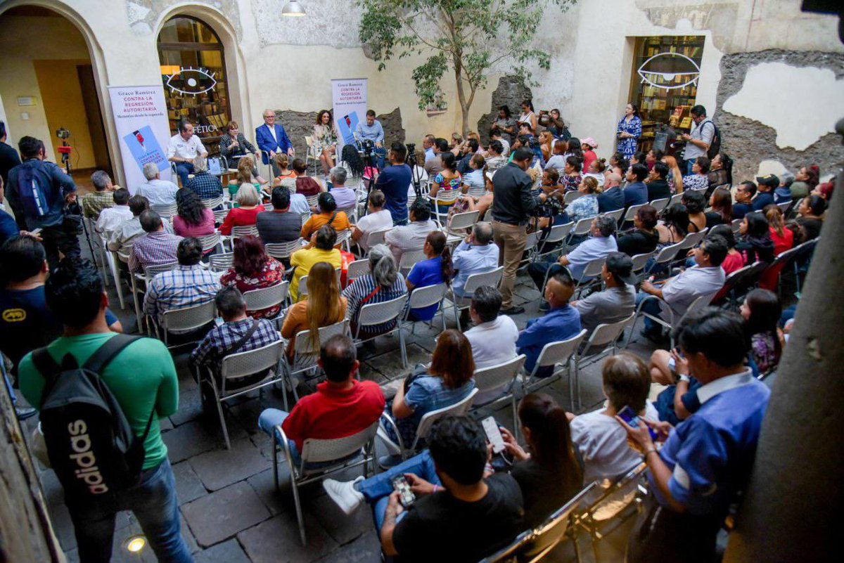 marioriestra's tweet photo. Gracias @gracoramirez por invitarme a la presentación de tu libro “Contra la regresión autoritaria”.

Importante reflexión sobre los retos y amenazas que hoy enfrenta nuestra democracia. 

 Un placer compartir foro con @ferbelaunzaran, @lumendoz y @PatyOlamendi https://t.co/HCCmhVHTgK