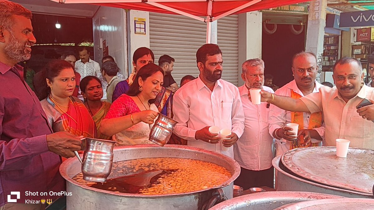 ಟಿ ದಾಸರಹಳ್ಳಿಯ, ನನ್ನ ನೆಚ್ಚಿನ ಜನರೊಂದಿಗೆ ಹಲವಾರು ಕಡೆ ಶ್ರೀ ರಾಮ ನವಮಿ ಹಬ್ಬವನ್ನು ಆಚರಿಸಿದ ಕ್ಷಣಗಳು.
#ramnavmi #jaishreeram #ram #mahanavami #drnagalakshmi #tdasarahalli