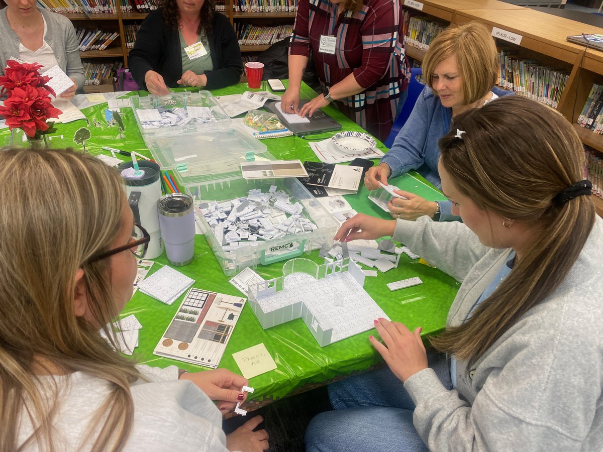 jlbowling's tweet photo. #RESAmakers became architects today as they designed and built houses with @Arckitmodel. @GabrionLaura @logiemwonyi @WayneRESA https://t.co/5Ff8BTMobN