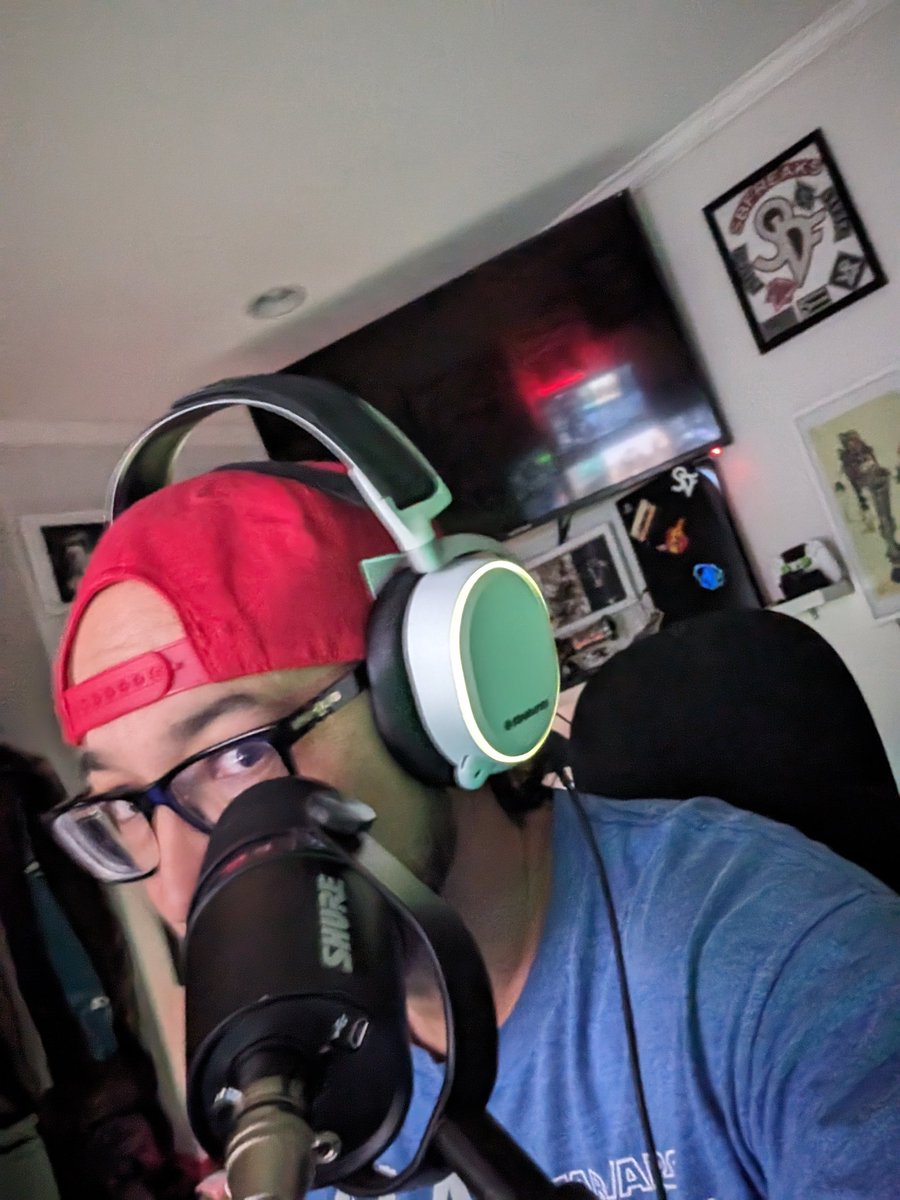 Squeak2417's tweet photo. We live on the @Battlefield come watch me try to shoot things and not miss to much. #smallstreamers #kickcommunity #supermod #nitecrew #KickStreaming https://t.co/jvSEUMGZpm https://t.co/lURXT7QPL9