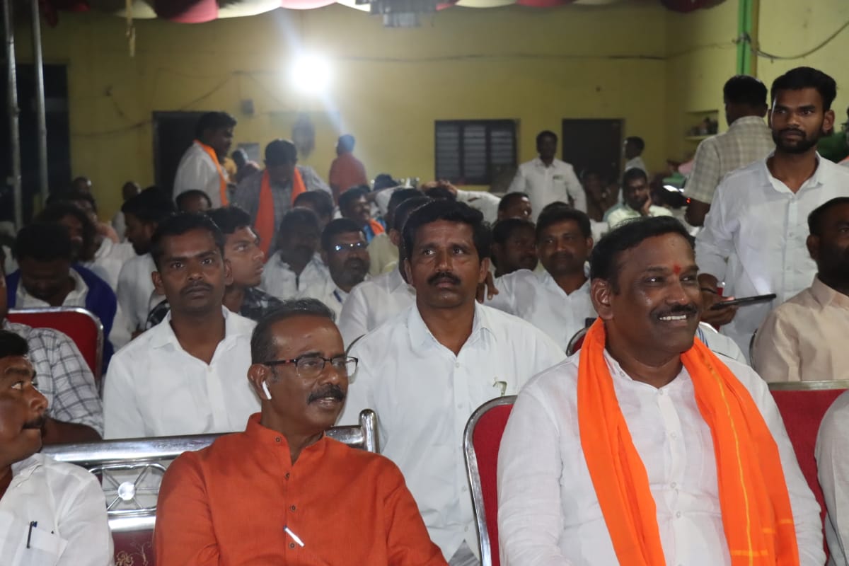 MRPS & BJP Workshop

నిన్నటి రోజున భువనగిరిలోని SLNS ఫంక్షన్ హాల్ లో నిర్వహించిన MRPS మరియు @bjp4telangana దళిత మోర్చ ఆత్మీయ సమ్మేళన కార్యక్రమంలో పాల్గొన్నాను.

#booranarsaiahgoud 
#bharatiyajantaparty 
#MRPS
#BJPDalitMorcha
#bhuvanagiri