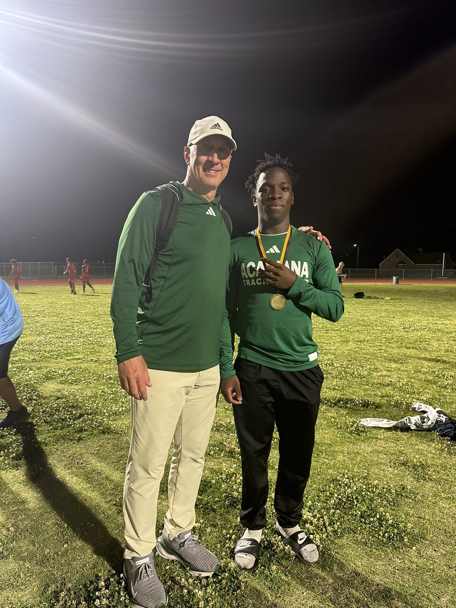 #Congratulations @O_Dupas17 named outstanding track performer after winning the 100, 200, 4x100, and 4x200 #congrats #districtchamps
