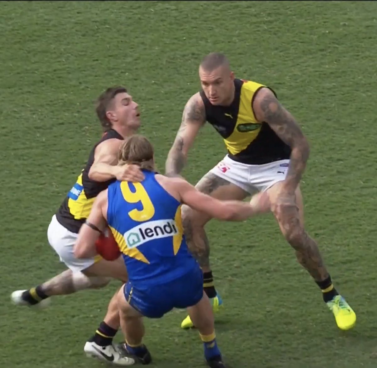 xJakexPeraltax's tweet image. Dusty’s face after meeting Harley for the first time ✋😤