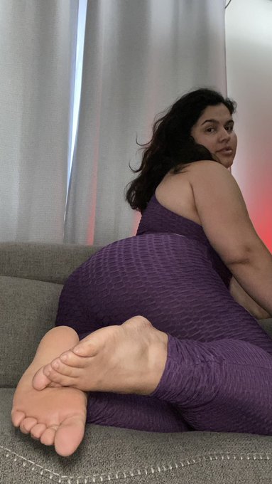 Come set next to me on the couch https://t.co/Zf9YdVdFp5