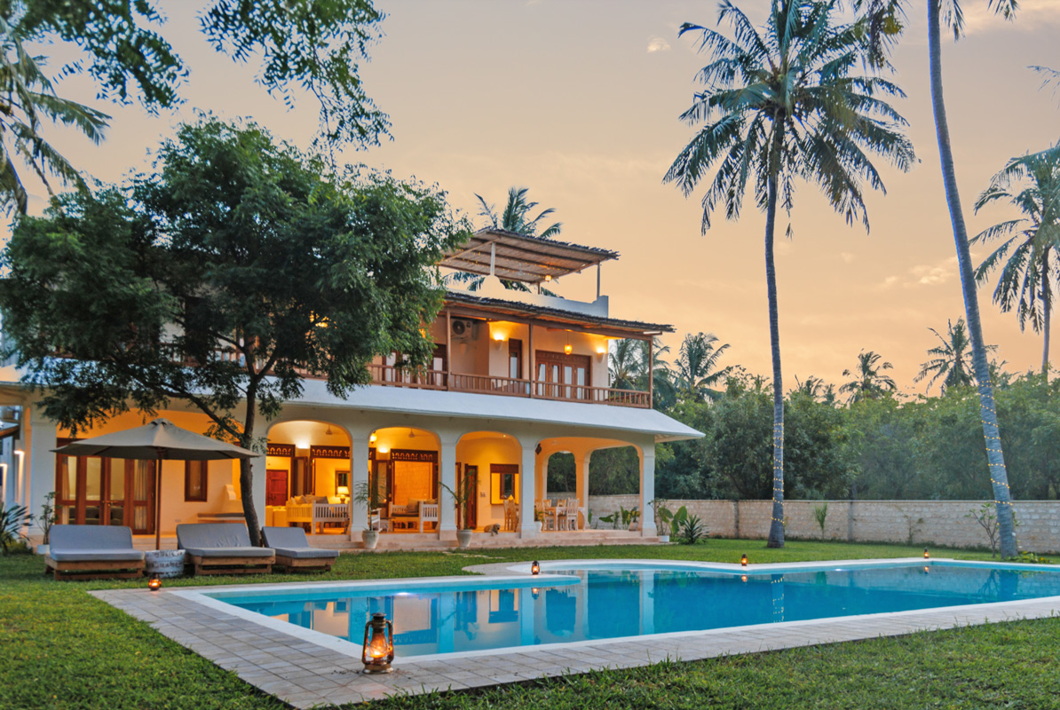 DiscoverWatamu's tweet photo. Escape to Azura Villa in Mida Forest, Watamu for a luxurious and private retreat. Enjoy indoor-outdoor living spaces, relax on the roof terrace with sunset views. Rates start at $400 per night for up to 8 pax. Book your getaway now! #DiscoverWatamu #Kenyacoast #vacationdream https://t.co/0TDZP2VtsM