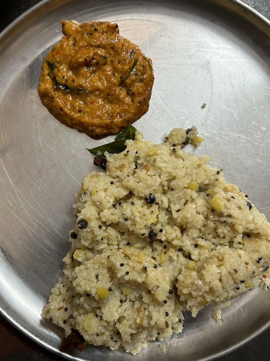 PantryCar's tweet photo. Arisi Upma & Thakkali Chutney! 😊
#Foodie https://t.co/gtH4slnPzu