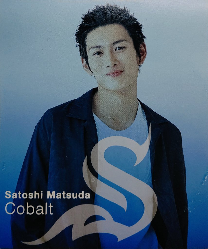 Satoshi Matsuda＊Cobalt 2003

Matsuda Labolutionより、松田悟志の珠玉の1stアルバムと呼ぶに相応しい完成度を誇る逸品。全編が名曲に彩られた崎谷健次郎ワークス。崎谷の作曲/編曲/ミックス/演奏/プロデュースで申し分ない完璧さ。181cmの長身から繰り出される抜群の歌唱、その表現力に聴き惚れる。