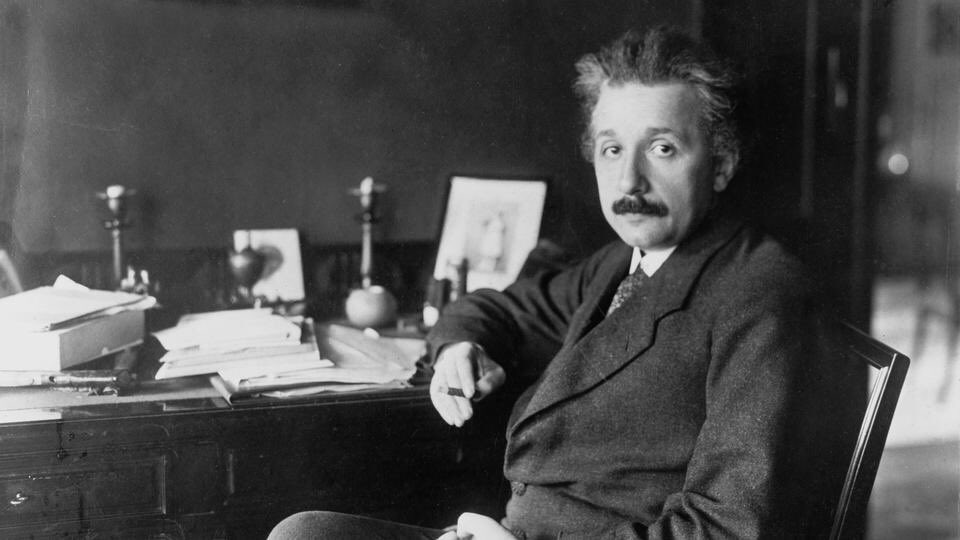 „Wenn die Menschen nur über das sprächen, was sie begreifen, dann würde es sehr still auf der Welt sein.“ Albert Einstein, gestorben am 18. April 1955 in Princeton, New Jersey.
