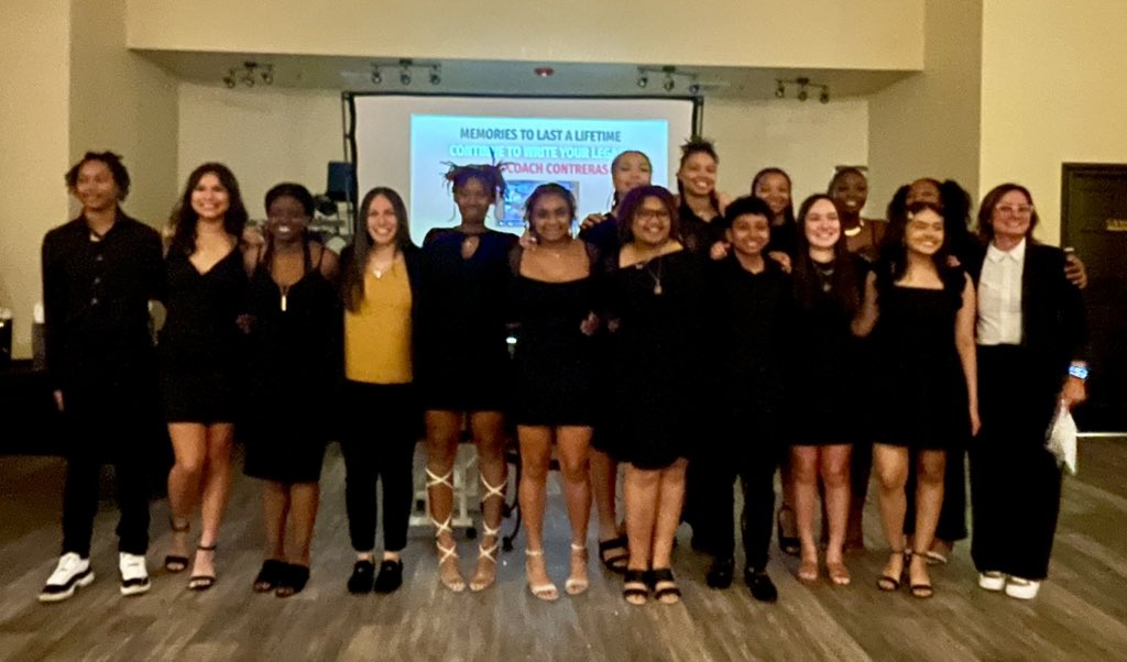 A State Appearance with a 32-4 record calls for a special celebration! Banquet Success! 🏀🏀🏀thank you to @GolfClubofTexas for the hospitality!