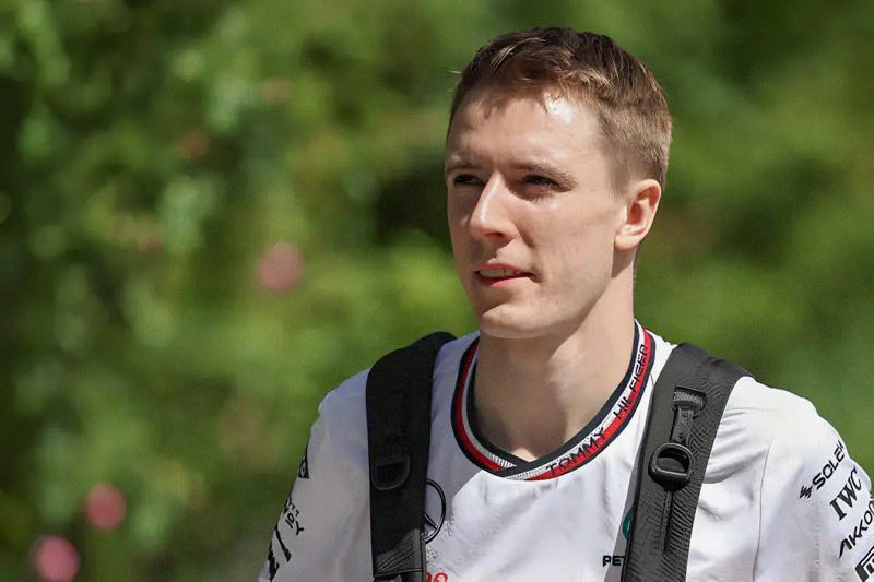 Another race weekend, different duties 😎👊🏼🇨🇳 <a href="/MercedesAMGF1/">Mercedes-AMG PETRONAS F1 Team</a> 

#teamvesti #formula1 #mercedesamgf1 #roadtof1 #chinesegp