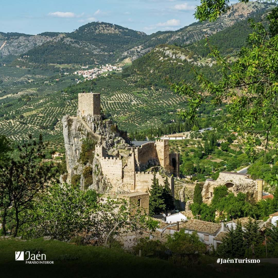Cazorla y La Iruela: Historia y naturaleza en armonía
👇Explora su legado histórico y maravíllate con su deslumbrante entorno natural a través de esta ruta
acortar.link/ilpooa

#JaénParaísoInterior 
<a href="/dipujaen/">Diputación de Jaén</a> <a href="/AytodeCazorla/">Ayto. de Cazorla</a> <a href="/lairuela/">Ayto La Iruela</a>