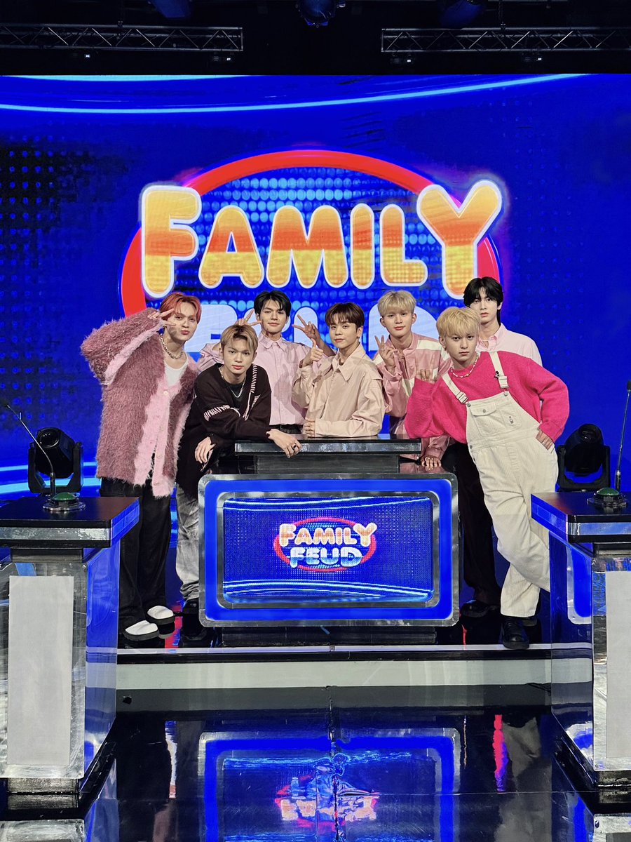 #WeareHORI7ON

잠시후 오후 6시 40분 (KST), GMA <Family Feud Philippines>에 호라이즌이 출연합니다❗

Later at 5:40 PM (PHT), HORI7ON will be guesting on GMA <Family Feud Philippines>❗

#HORI7ON #호라이즌 #LUCKY 🍀