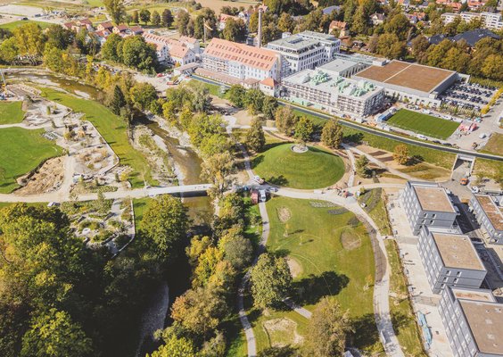 [SUG+] Von der Gewerbebrache zum Herzen eines grünen Quartiers - Daueranlage der #Landesgartenschau #Wangen 2024. Von Axel Lohrer. ow.ly/wrOX50RgeIQ

#LaGa #Gartenschauen #Grünprojekte #Landschaftsarchitektur #Grünanlagen #Parks #Gartengestaltung