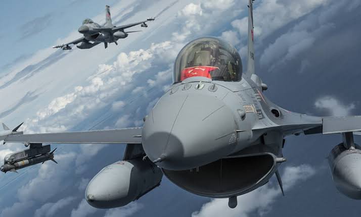 🔴İncirlik 10. Tanker üs komutanlığı isim değiştirerek 10. Ana jet üssü oldu. Türk hava kuvvetlerine ait bir F-16 filosu İncirliğe yerleştirilecek.