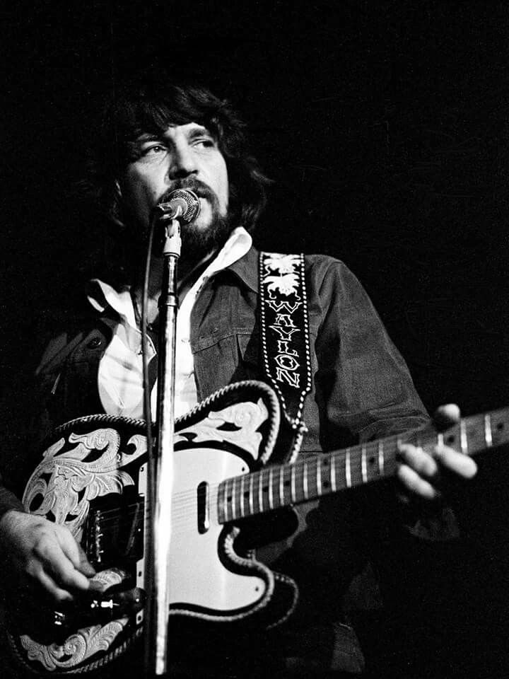 Waylon Jennings plays Roger Miller.

youtu.be/gkWVLCb-HZw?si…

<a href="/chucksconfused/">Chuck 👓</a> <a href="/ChuckProphet/">Chuck Prophet</a>
