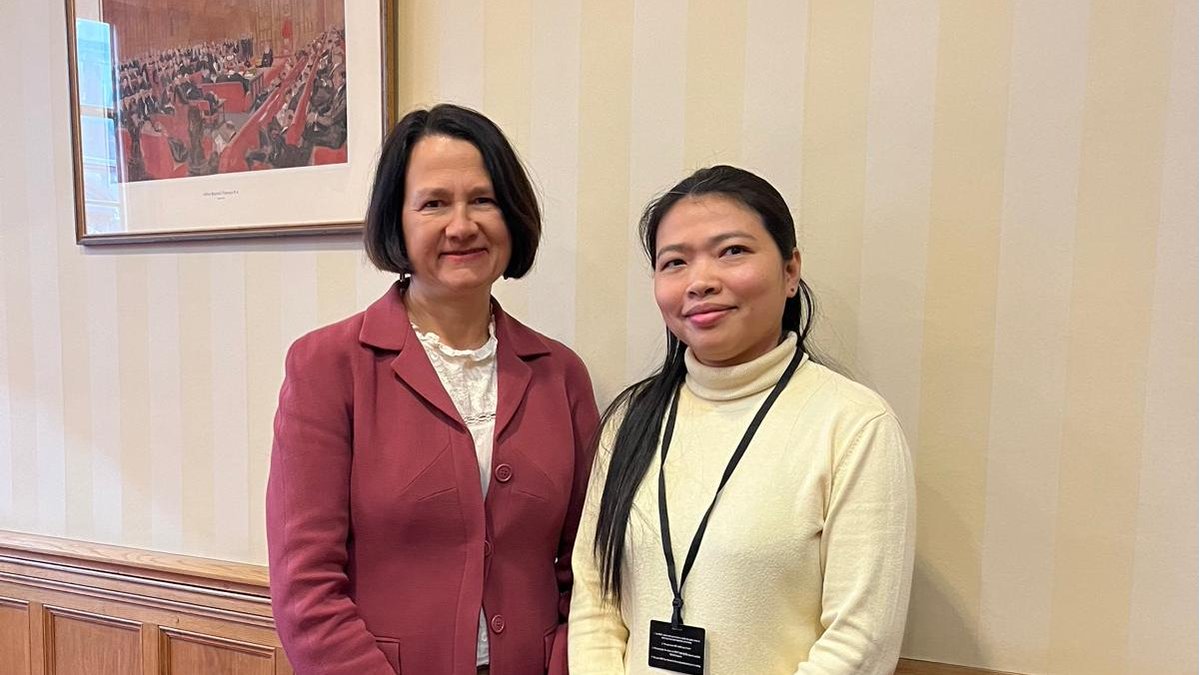 Very moving to meet with <a href="/KhaingZarAung20/">Khaing Zar Aung</a> from the Myanmar Confederation of Trade Unions yesterday in Parliament to discuss the treatment of garment workers and human rights more generally. 

Workers rights are human rights and they must form a central part of our foreign policy
