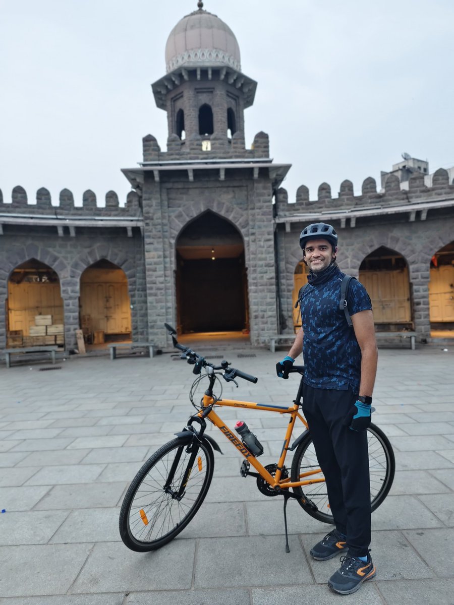 Happy Hyderabad Heritage Cycling Ride #MoazzamJahiMarket Thank @historianhaseeb for all your time in gathering the insights and permissions to explore the museum #WorldHeritageDay2024 #HyderabadHeritageCity #HyderabadCyclingRevolution @sselvan @BYCS_org @Ravi_1836 @Anjani_Ts