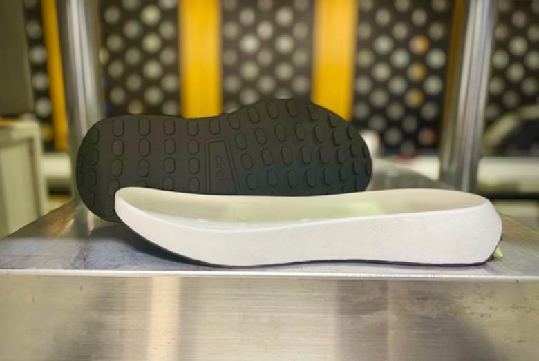 @OrthoLite  launches Cirql rTPU30 midsole foam

Open-cell foam technology developer OrthoLite’s #Cirql business has unveiled new #midsole foam Cirql rTPU30.

Continue reading this #free #footwearindustry news story:

footwearbiz.com/News/168252

#footwear #components